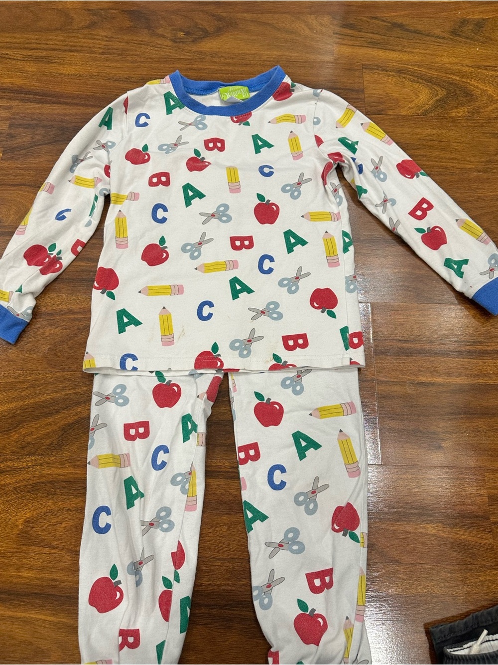 Unbranded Kids White Alphabet & Apple Pajama Set with Blue Trim